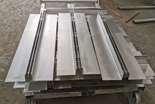 不銹鋼縫隙排水溝，不銹鋼排水溝