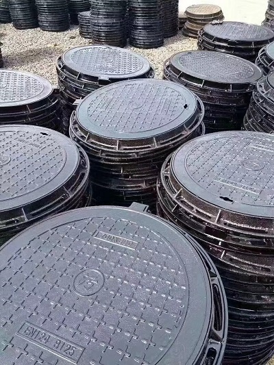 管道井蓋生產(chǎn)：如何選擇合適的材料與工藝，確保安全與耐用性