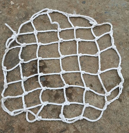 井蓋安全網(wǎng)，井蓋脫落，井蓋防盜，井蓋安全，城市基礎(chǔ)設(shè)施，井蓋保護(hù)，井蓋安全防護(hù)