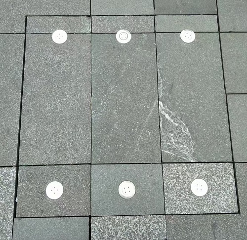 不銹鋼井蓋效果圖二：城市商業(yè)區(qū)